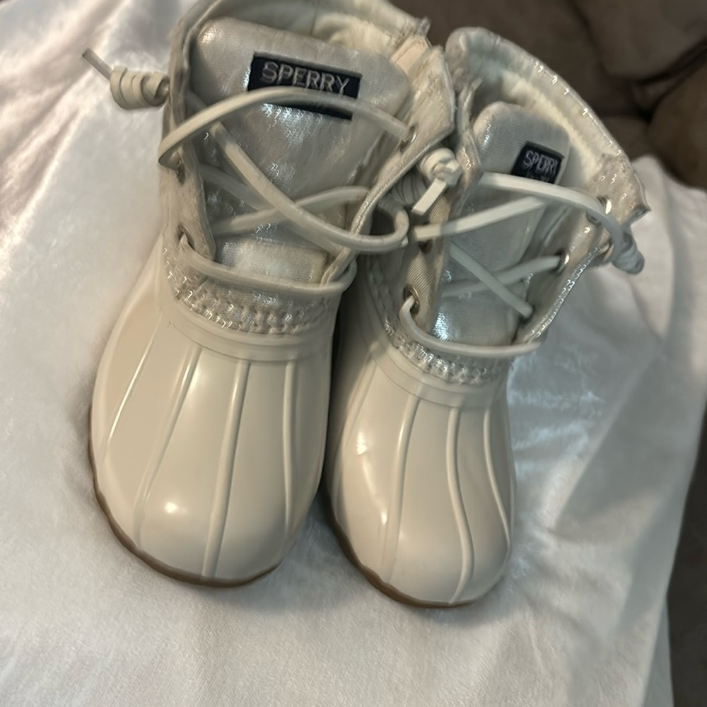 Saltwater Boot Ivory Little Girls 7M Great Condition
